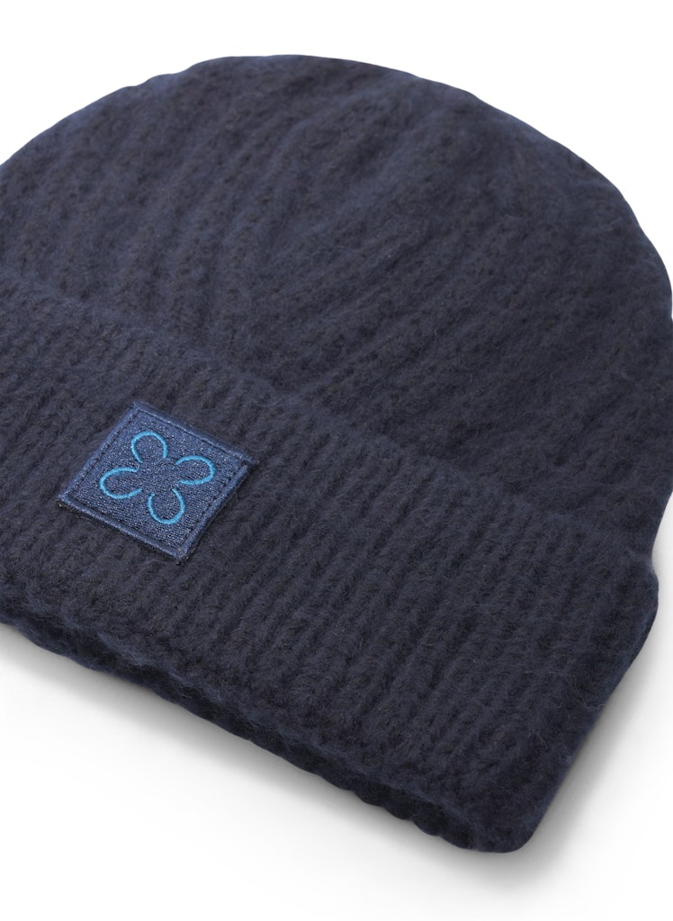 Gestrickte Mütze aus weicher Wollmischung mit Zopfstrickmuster