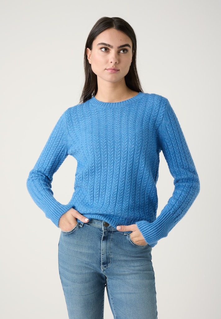Pullover mit Zopfmuster Pullover mit Zopfmuster